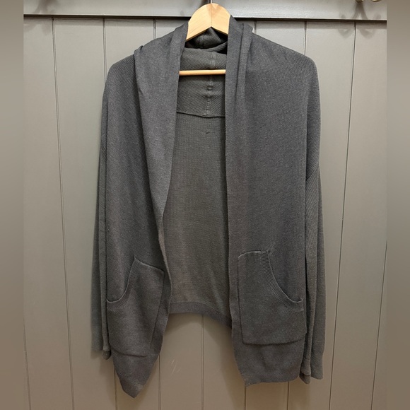 Lululemon Cabin Yogi Wrap Reversible Grey Cardigan Cashmere Blend Size 4 Casual - Picture 1 of 3